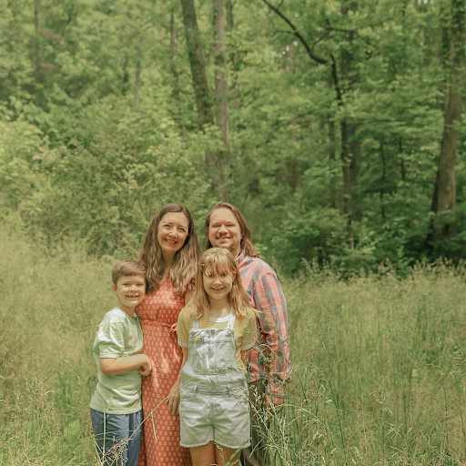 Profile image for pet sitters Jennifer & Miles