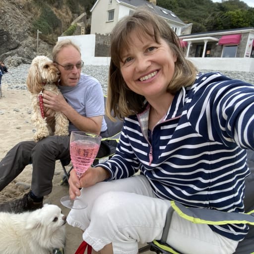 Profile image for pet sitters Gillian & Robert