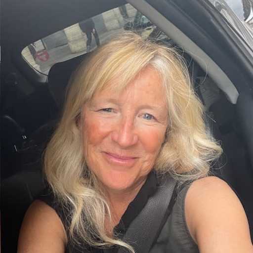Profile image for pet sitter Lisa