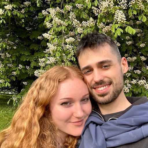 Profile image for pet sitters Isabel & Max