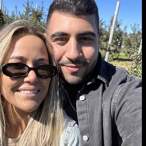 Profile image for pet sitters Emily & Anthony