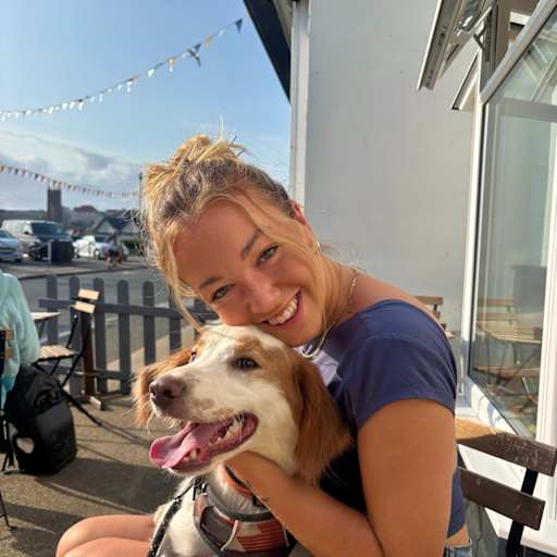 Profile image for pet sitter Holly