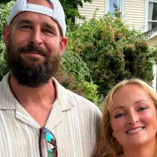 Profile image for pet sitters Kari & Joshua 