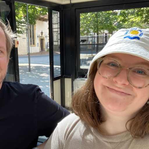 Profile image for pet sitters Melina & Fabian