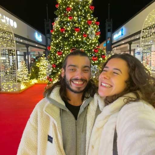 Profile image for pet sitters Thina & Adrien 