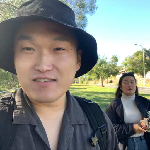 Profile image for pet sitters Yunseo & Geonjung