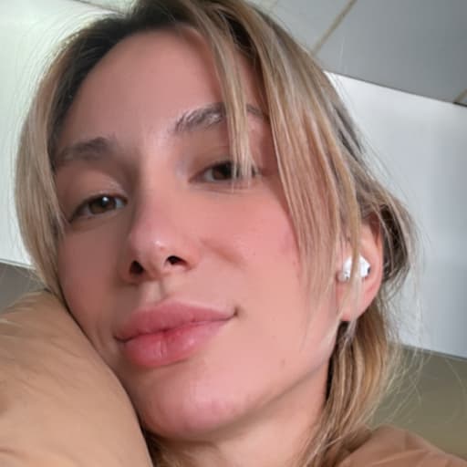 Profile image for pet sitter Julia