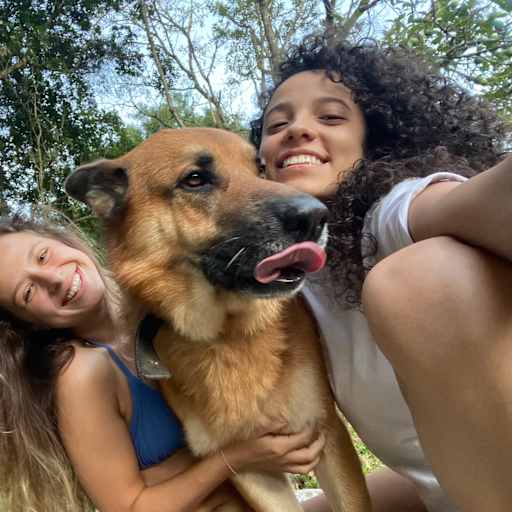 Profile image for pet sitters Jessica & Clara 