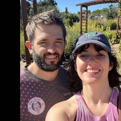 Profile image for pet sitters Mariana & Raimundo