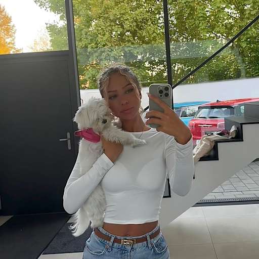 Profile image for pet sitter Laura