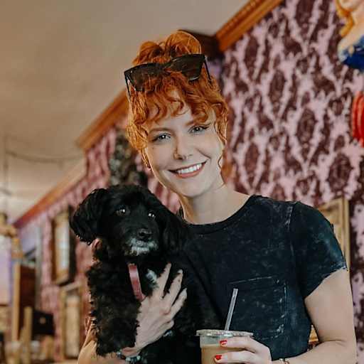 Profile image for pet sitter Caitlin