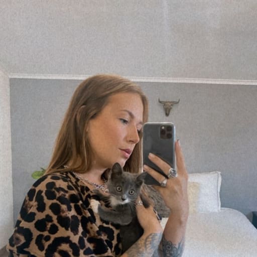 Profile image for pet sitter Serena