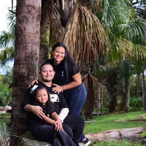 Profile image for pet sitters Antonio & Katherine