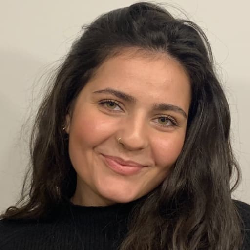 Profile image for pet sitter Julia