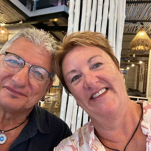 Profile image for pet sitters Samantha & Dimitri