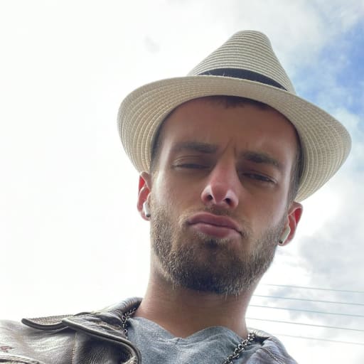 Profile image for pet sitter Romain