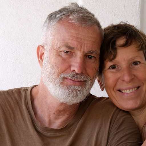Profile image for pet sitters Geo & Cindy