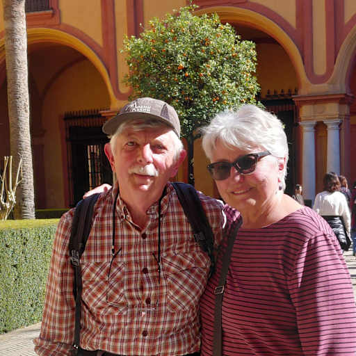 Profile image for pet sitters Shirley & Rudy