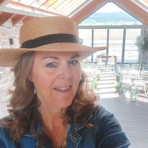 Profile image for pet sitter Enya