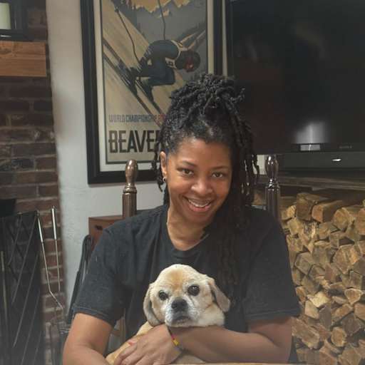 Profile image for pet sitter Lakisha