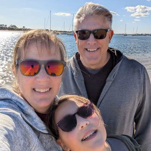 Profile image for pet sitters MELANIE & Todd