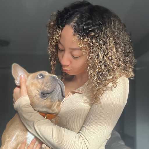 Profile image for pet sitter Emily