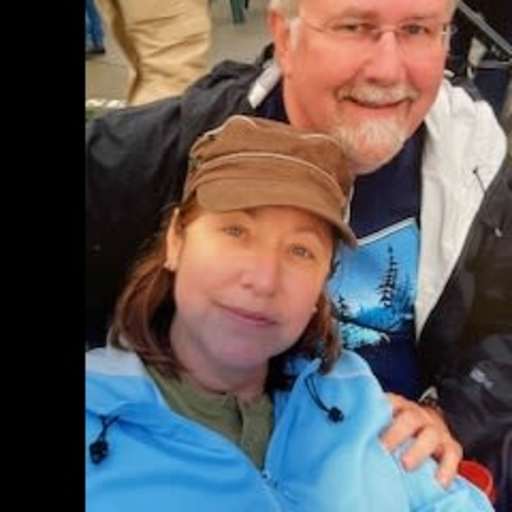 Profile image for pet sitters Julia & Jeff