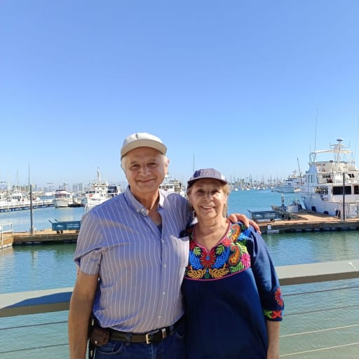 Profile image for pet sitters veneranda & Jose Alvaro