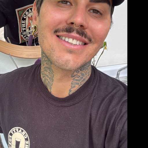 Profile image for pet sitter Jarr