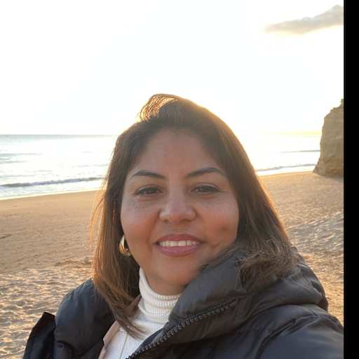 Profile image for pet sitter Rubia Nery