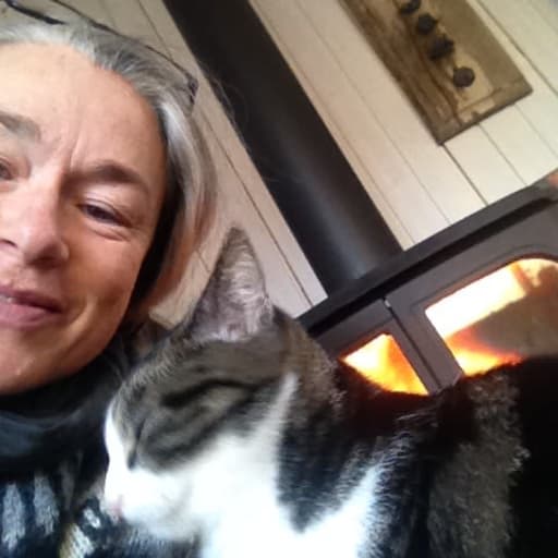 Profile image for pet sitters Eya Betiina & Julie