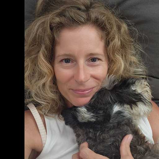 Profile image for pet sitter Dionne