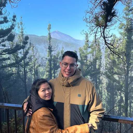 Profile image for pet sitters Daniel & Charito