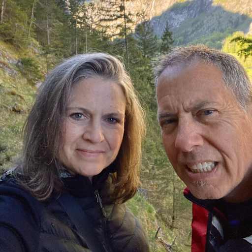 Profile image for pet sitters Melanie & Patrick