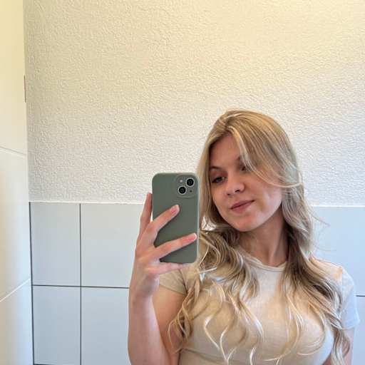 Profile image for pet sitter Leonie