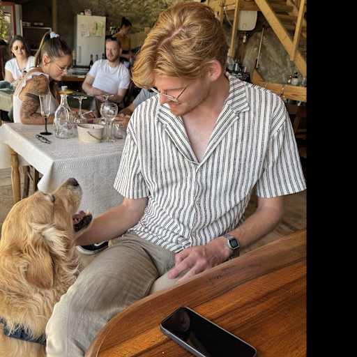 Profile image for pet sitters Joachim & Ambre