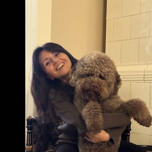 Profile image for pet sitter Dina