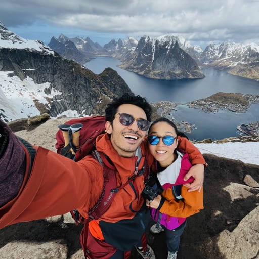Profile image for pet sitters Jun Yi & Mohammad Nabeel