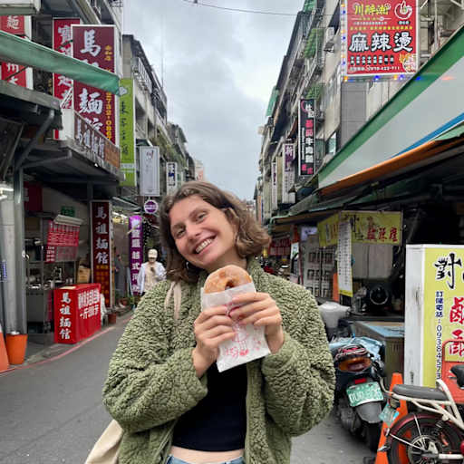 Profile image for pet sitter Lena