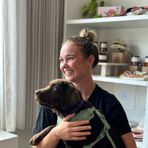 Profile image for pet sitters Mia & Daniel