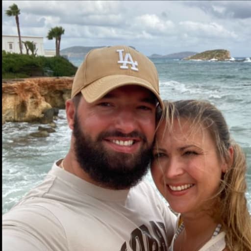 Profile image for pet sitters Mira & Bujar