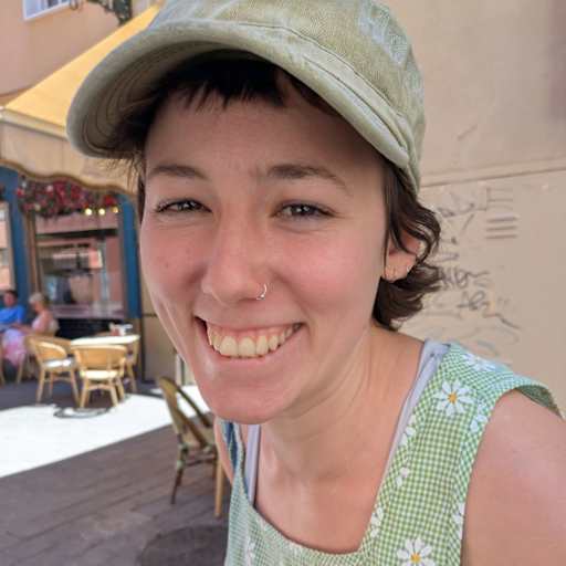 Profile image for pet sitter Karmelle