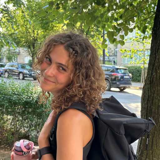 Profile image for pet sitter Lina