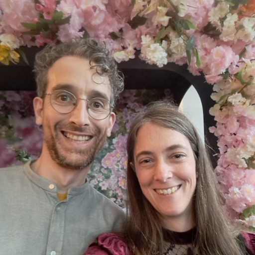 Profile image for pet sitters Julien & Amy