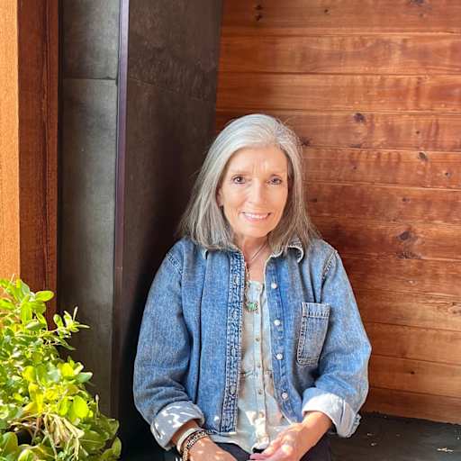 Profile image for pet sitter Linda