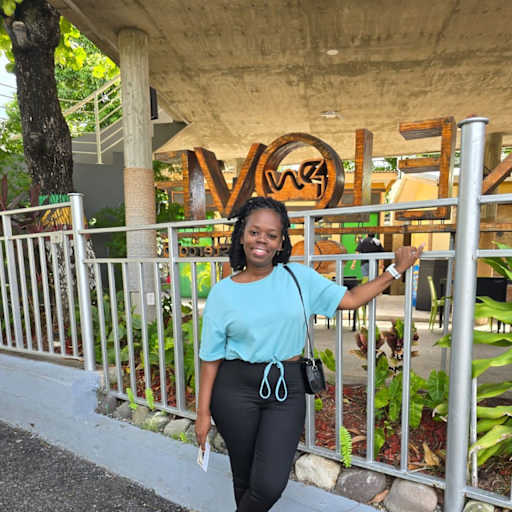 Profile image for pet sitter Dacia