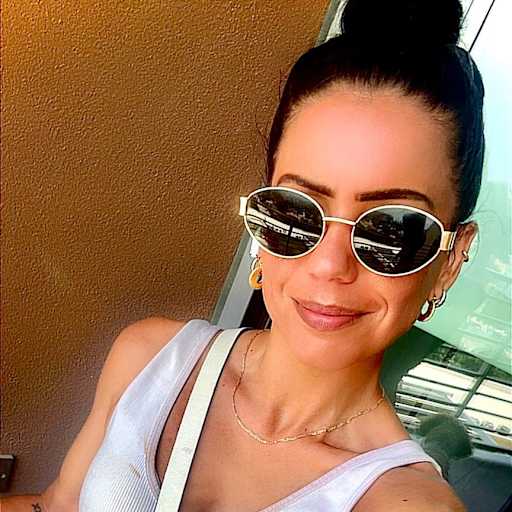 Profile image for pet sitter Lauren