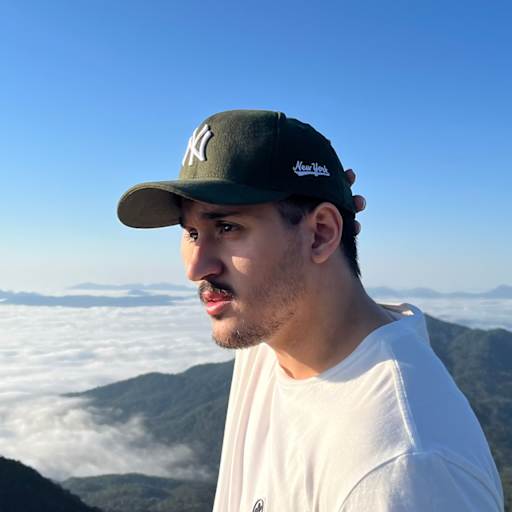 Profile image for pet sitters Gustavo & Bianca