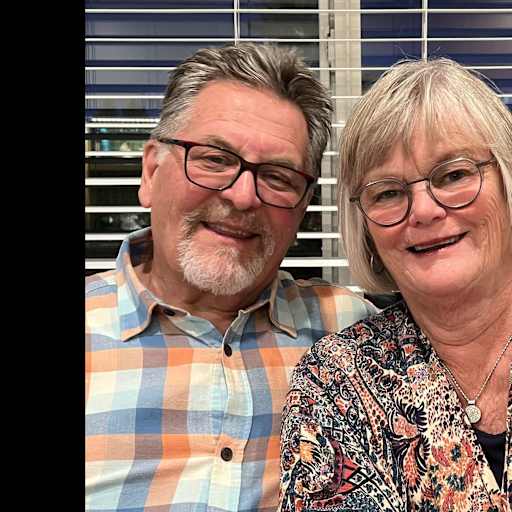 Profile image for pet sitters Sue & Lyle