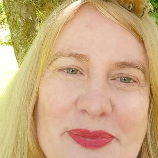 Profile image for pet sitter Debbie